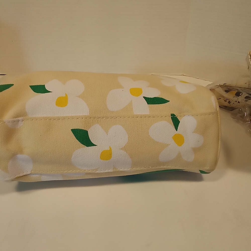 Marc Jacobs Floral Pouch, Daisy, Cosmetics, Travel, Overnight, Pencil Pouch, - Picture 4 of 9
